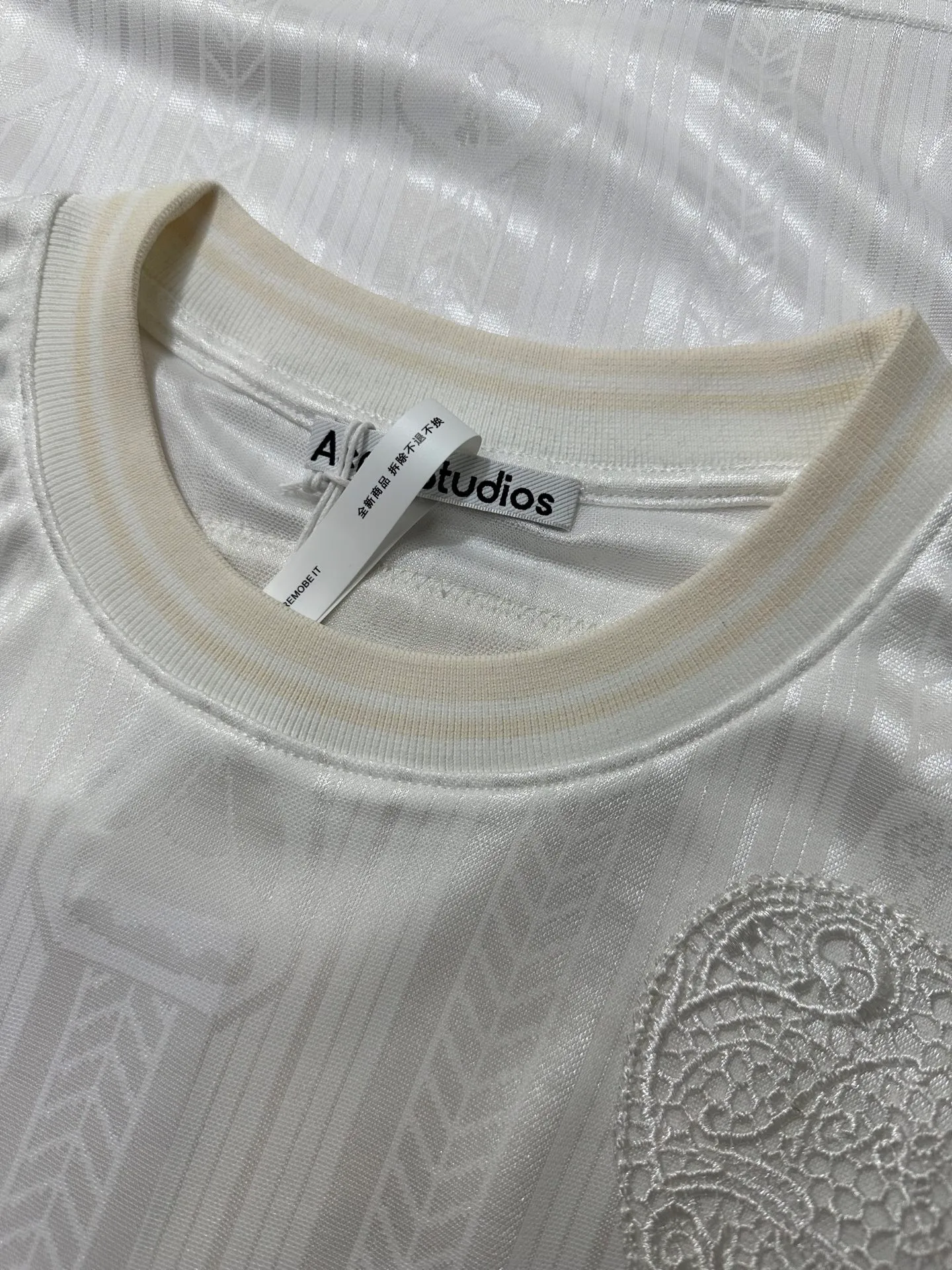 190 Acne Studios 26SS football jersey technical jacquard fabric logo long-sleeved jersey Fabric: Made of customized polyester fiber high count jacquard fabric 170g 100% cotton twill fabric g Customized hardware Thread Accessories Matching version Men's and women's Same Style Color: White Size: S M L XL